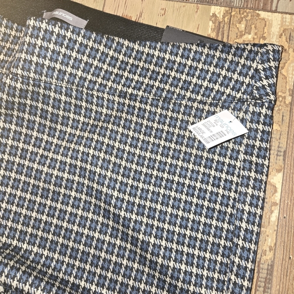 NWT pants - Picture 2 of 5